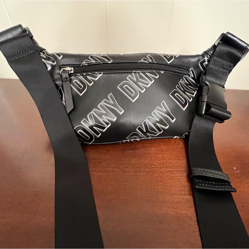 DKNY Tilly Sling Bag Logo Belt Bag Black white NWOT - Picture 4 of 12